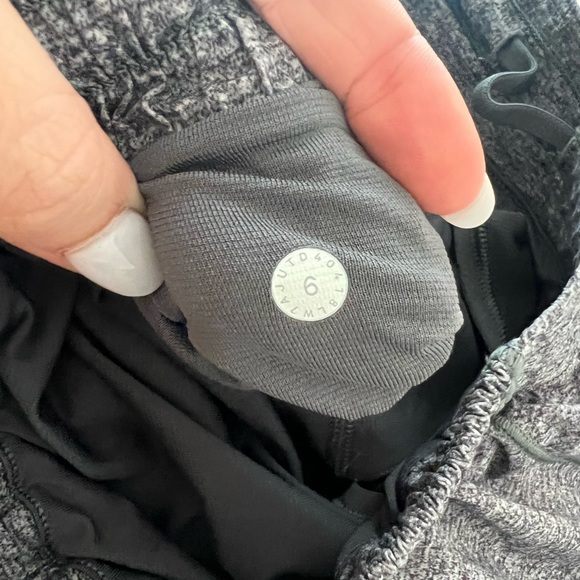 Lululemon Hotty hot short - Picture 3 of 3